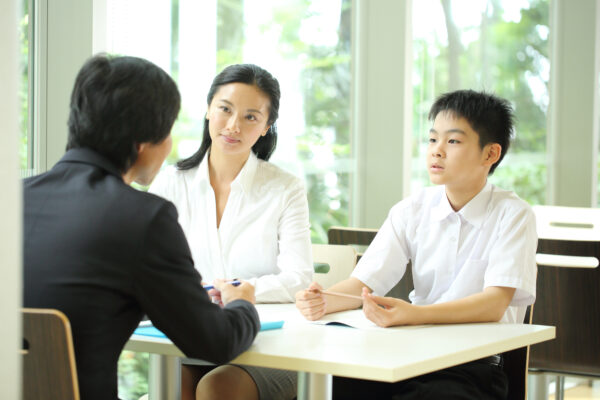 小学生のお母さん！新しい担任の先生が誰か気になりませんか？新学年を迎えるためのブロック解除