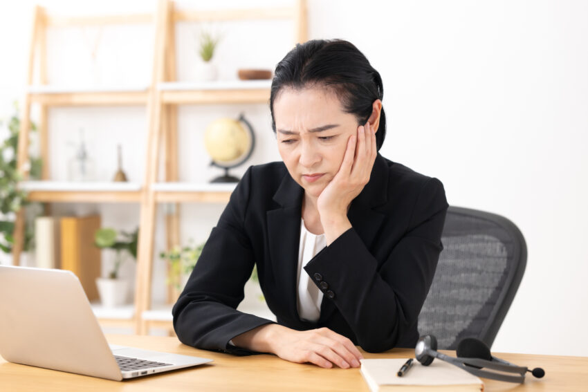 前任の課長のように即座に指示を出すことができない