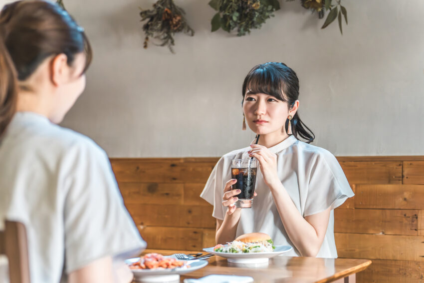 電車の中で、イヤホンから音漏れしている人がいてストレス