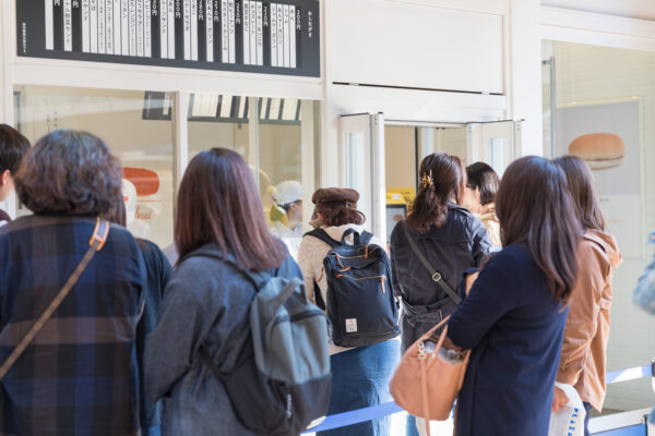 カフェに入りたいのに混んでいて見つからない！をブロック解除